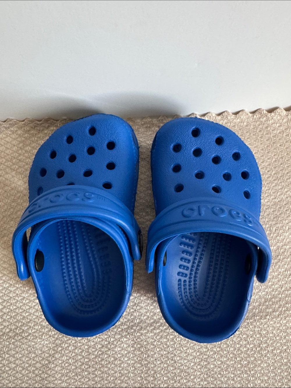 CROCS Classic Clog Sandals in Bright Blue for Kids